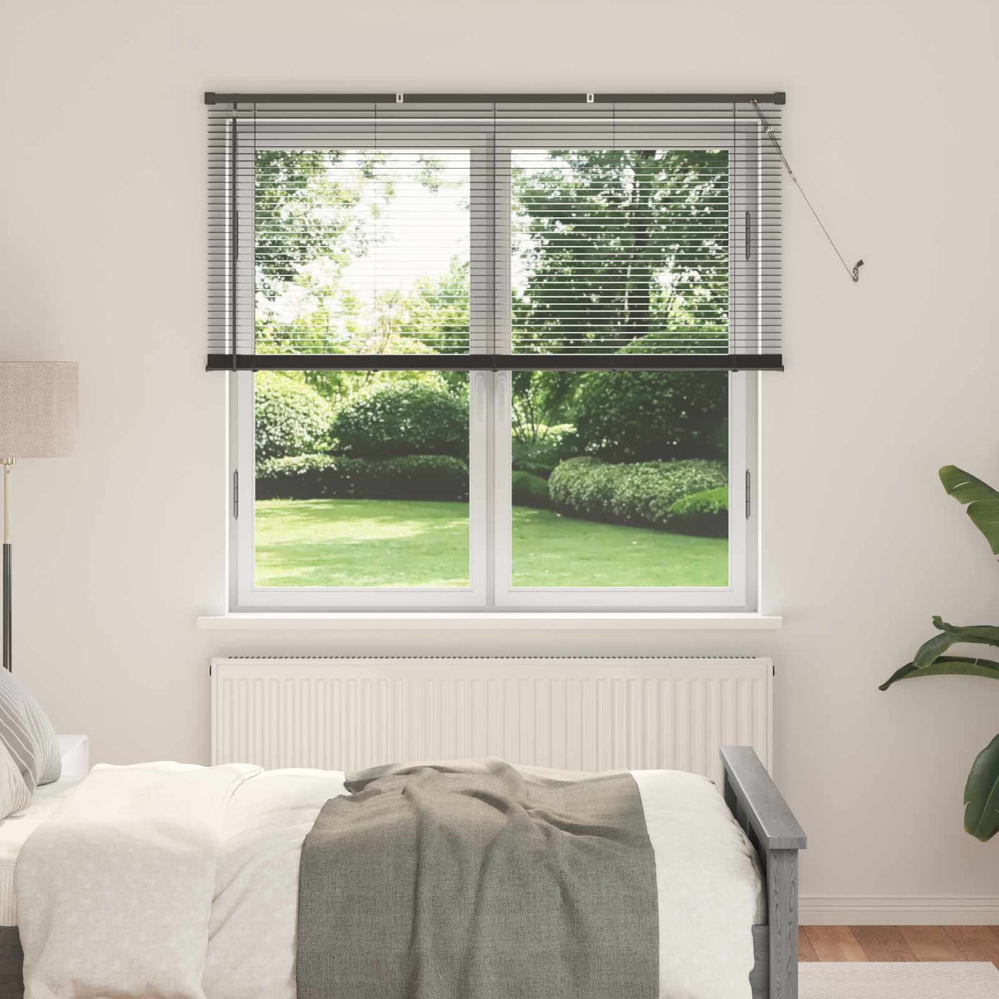 vidaXL Βενετσιάνικη Σκίαση Ασημί Γκρι 150 x 140 εκ. 25 mm PVC
